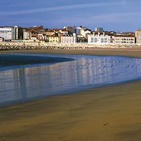 Residencial Playa Poniente 希洪